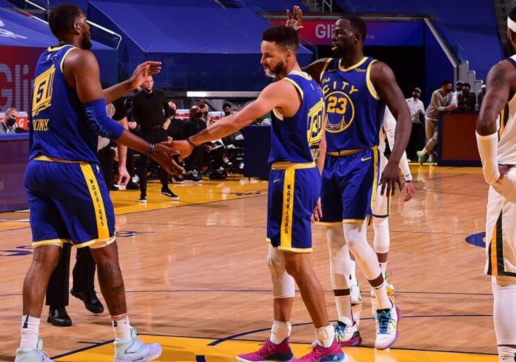 柯瑞生日夜32+5+9，追夢綠大三元，Gobert 24+28，勇士戰勝爵士結束四連敗！（影）-黑特籃球-NBA新聞影音圖片分享社區