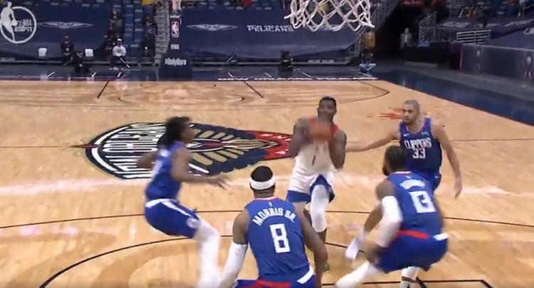 目標巨大！Williamson突破內線遭遇快艇四人圍堵-黑特籃球-NBA新聞影音圖片分享社區