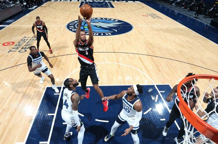 Edwards生涯新高34分,灰狼擒拓荒者!Lillard 38分(影)-黑特籃球-NBA新聞影音圖片分享社區