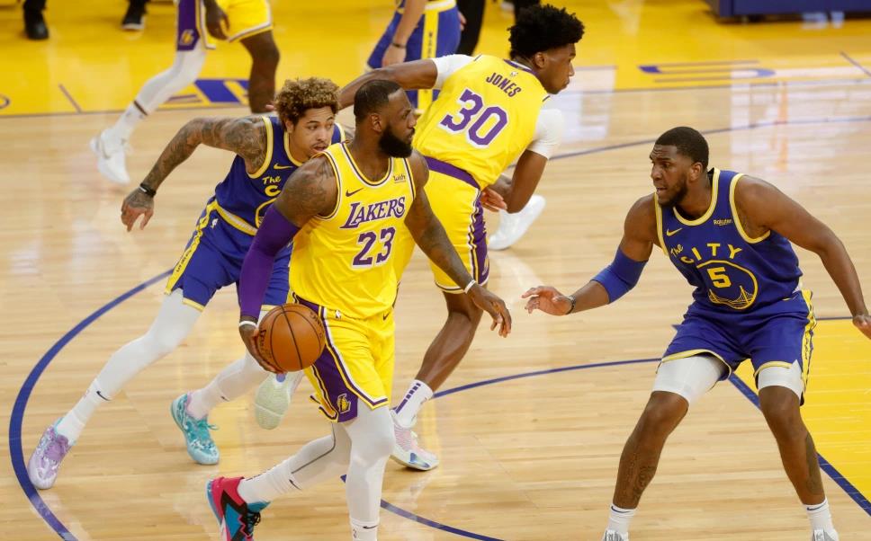 詹姆斯要再衝MVP?36歲的他仍無明顯下滑,湖人有他在時各項數據大幅度提升!-黑特籃球-NBA新聞影音圖片分享社區