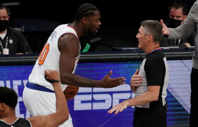 【影片】籃網對決尼克之戰裁判報告：最後3.2秒Randle走步判罰正確，官方給出詳細解釋！-黑特籃球-NBA新聞影音圖片分享社區