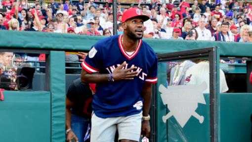 恭喜!詹姆斯成為「波士頓紅襪隊」老闆之一,馬刺Murray:球場內外都是年輕人的榜樣!-黑特籃球-NBA新聞影音圖片分享社區