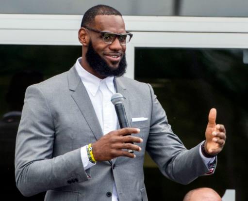 恭喜!詹姆斯成為「波士頓紅襪隊」老闆之一,馬刺Murray:球場內外都是年輕人的榜樣!-黑特籃球-NBA新聞影音圖片分享社區