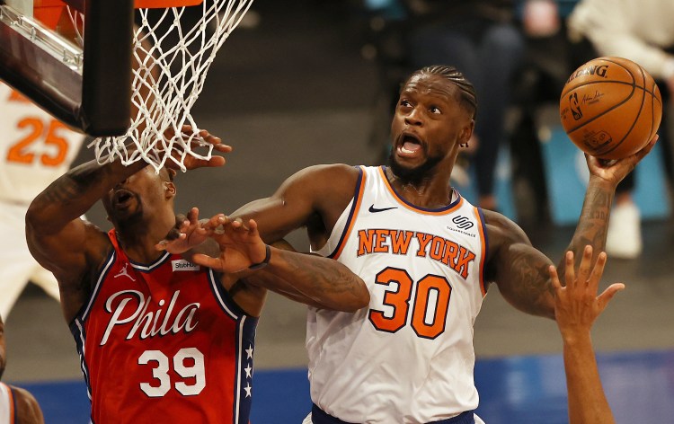 Knicks-76ers-Julius-Randle