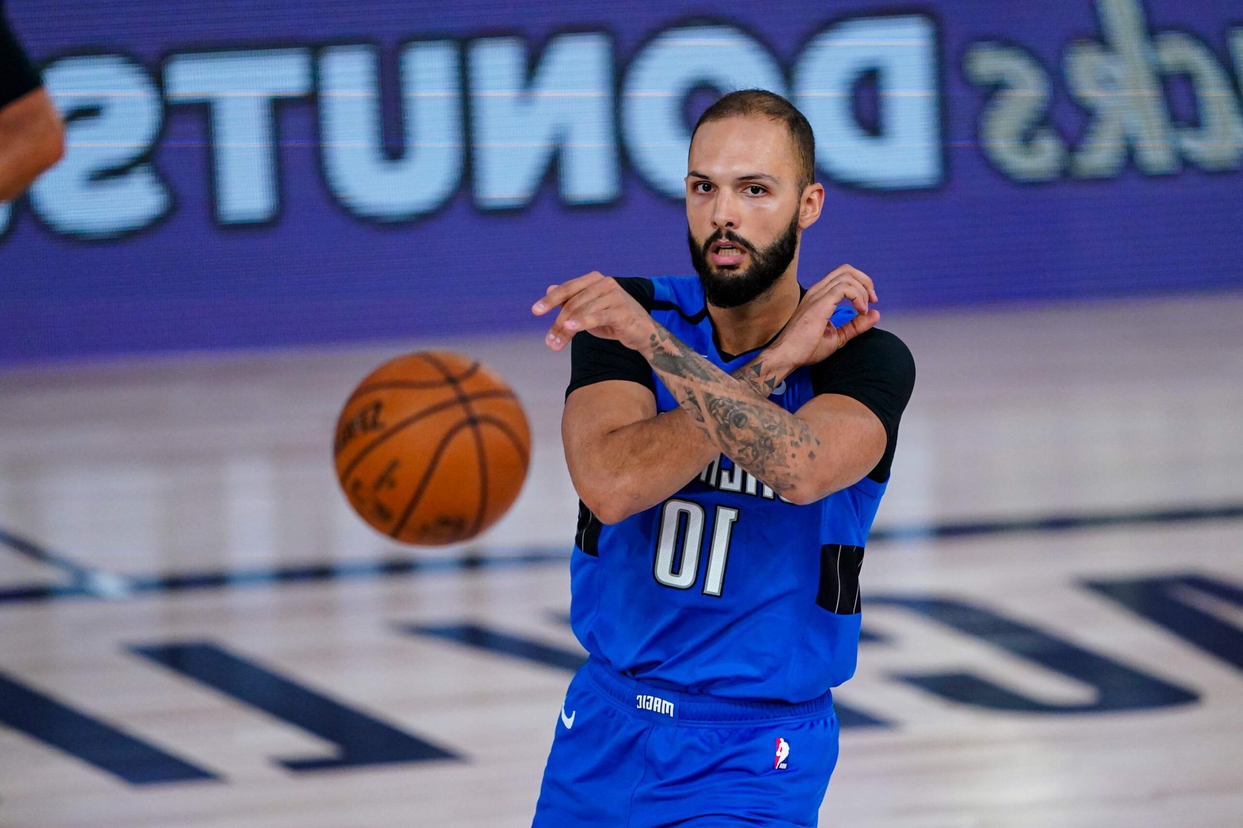 evan-fournier-wants-celtics-followers-to-google-him-8230-8230-however-don-t-do-it-1718948-scaled