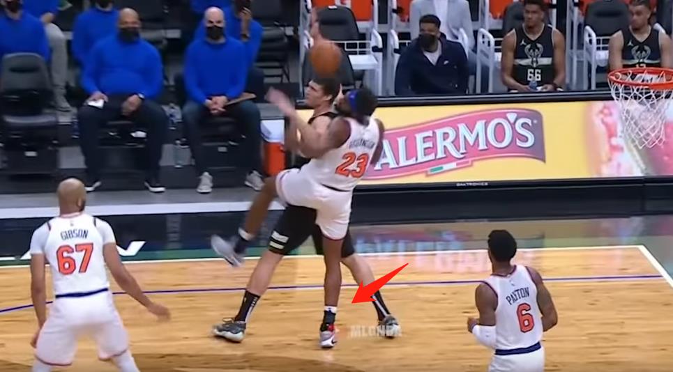 【影片】天才中鋒淪為玻璃人！僅復出6天再遭傷病，他還能成為球隊未來核心？-黑特籃球-NBA新聞影音圖片分享社區