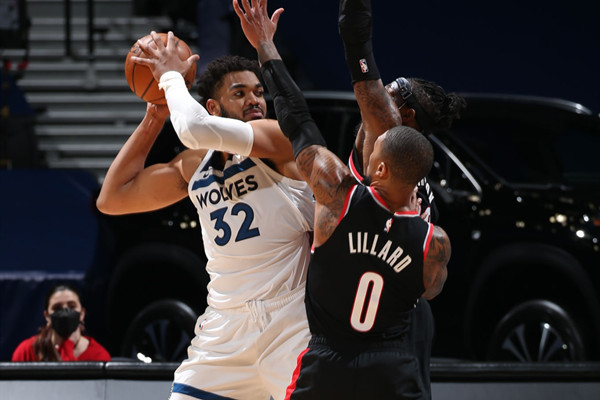 Edwards生涯新高34分,灰狼擒拓荒者!Lillard 38分(影)-黑特籃球-NBA新聞影音圖片分享社區