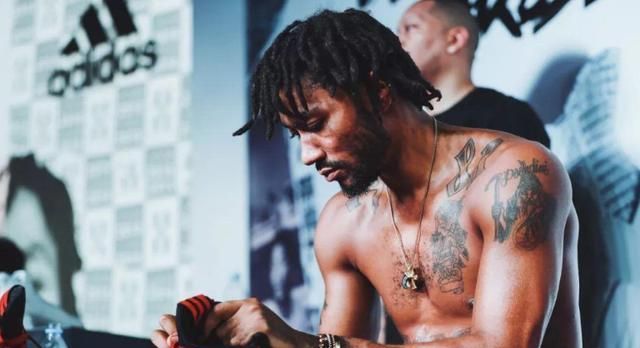 打球只是為了籃球夢!名下350套公寓,Rose一月能有多少收入?-黑特籃球-NBA新聞影音圖片分享社區