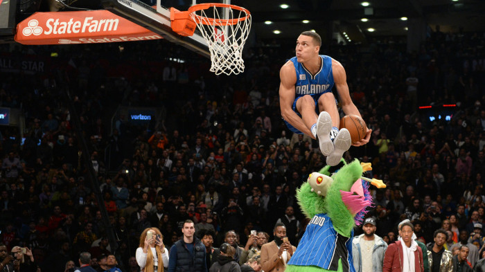 WATCH: Aaron Gordon & Zach LaVine's Flamboyant Dunks at the 2016 NBA Dunk Contest - EssentiallySports