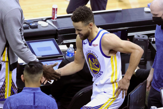 Warriors' Stephen Curry exits game vs. Rockets with tailbone injury