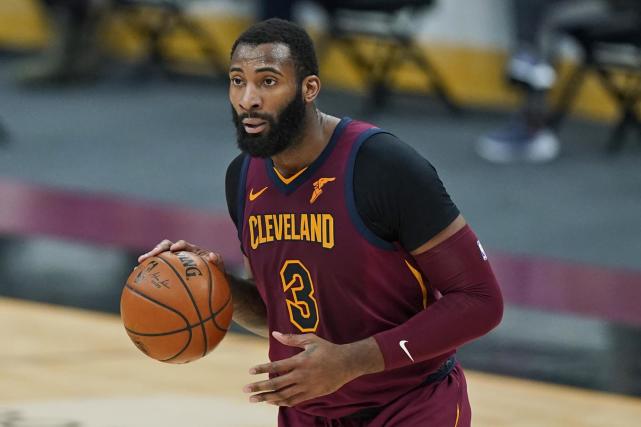 六大最新交易動態!熱火領跑Tucker爭奪戰,湖人快艇問價昔日阻攻王!-黑特籃球-NBA新聞影音圖片分享社區