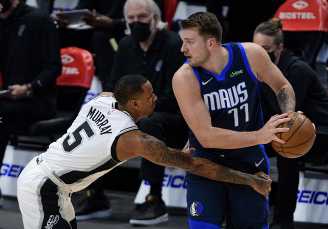 Luka Doncic 20+大三元,末節3次妙傳帶隊勝馬刺迎四連勝(影)-黑特籃球-NBA新聞影音圖片分享社區