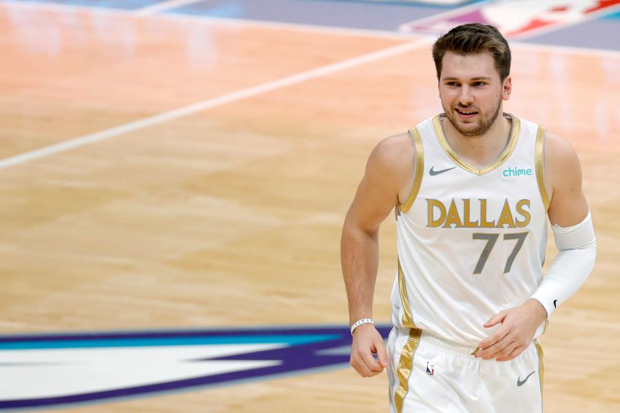 Most Expensive Basketball Card Ever, Luka Doncic Autograph Sells For $4.6M  – CBS Dallas / Fort Worth