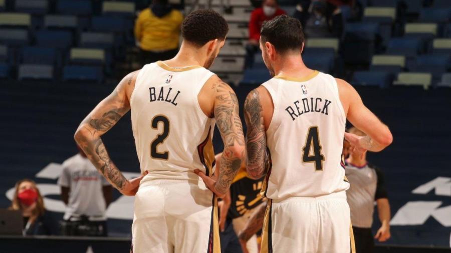 Pelicans open to dealing Lonzo Ball, JJ Redick, have discussed Kelly Oubre Jr. trade with Warriors, per report - CBSSports.com