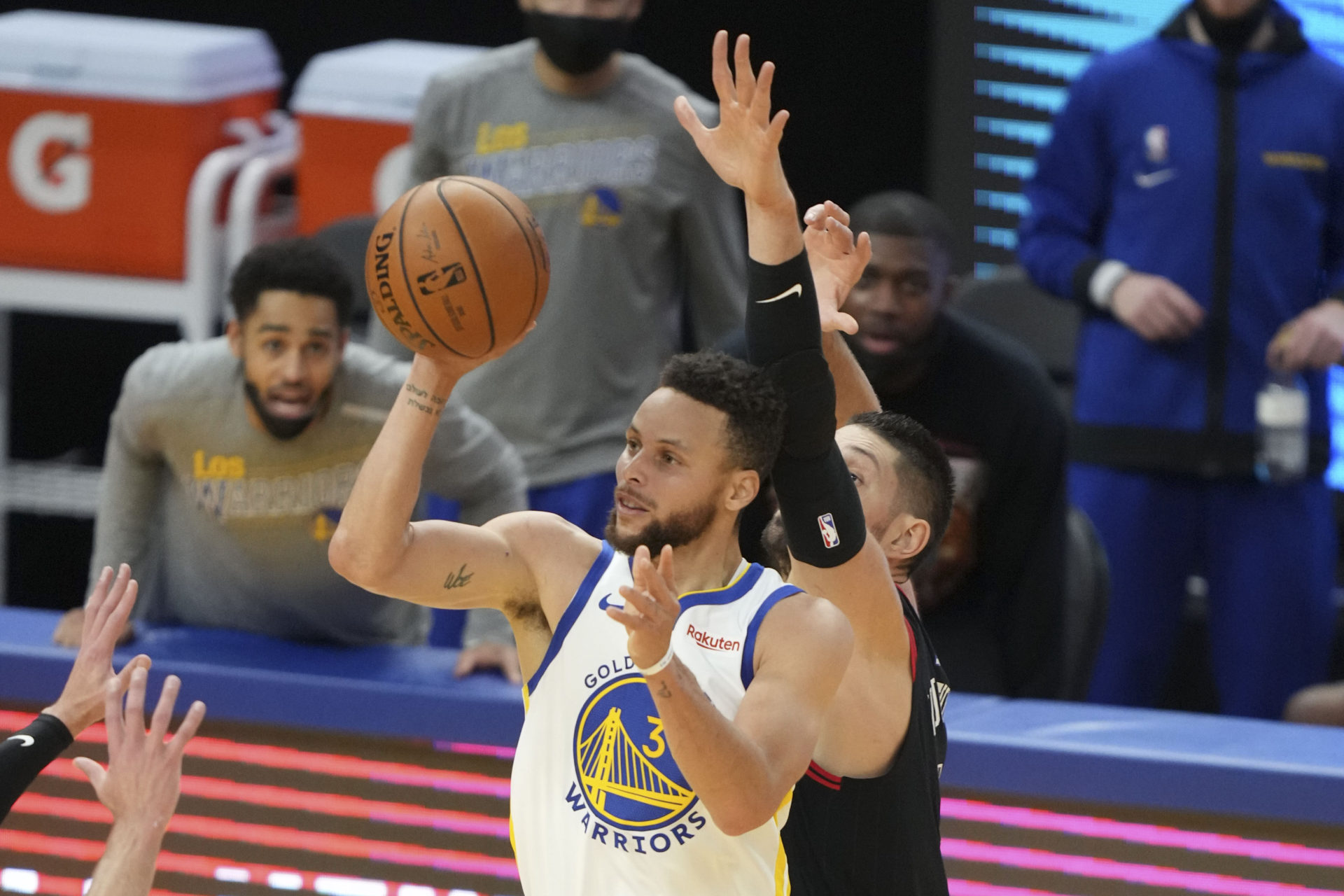 March 29, 2021; San Francisco, California, USA; Golden State Warriors guard Stephen Curry (30) shoots the basketball against Chicago Bulls center Nikola Vucevic (9) during the third quarter at Chase Center. Mandatory Credit: Kyle Terada-USA TODAY Sports