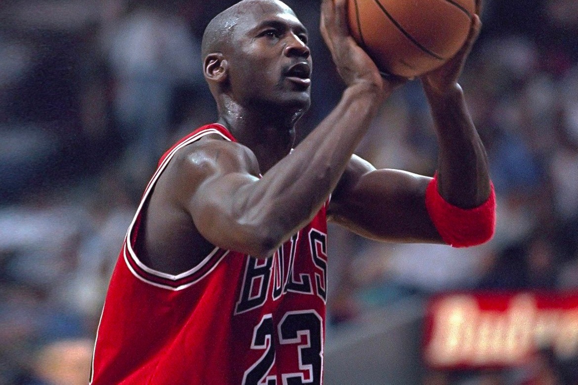 https _hypebeast.com_image_2020_08_michael-jordan-first-nba-chicago-bulls-contract-copy-sold-auction-57068-001