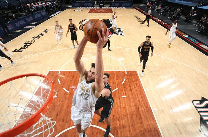 Valanciunas19分+15，Doncic 29+9+1.8秒壓哨拋投三分絕殺，獨行俠1分險勝灰熊（影）-黑特籃球-NBA新聞影音圖片分享社區