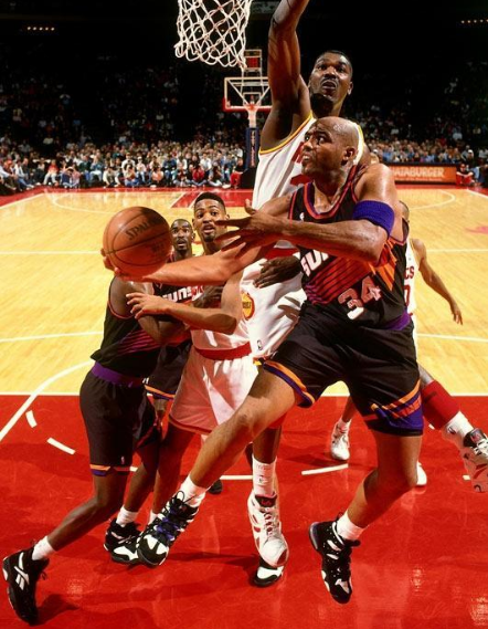 生不逢時!出道遇Olajuwon,巔峰輸Jordan,暮年不敵OK組合,超級前鋒16年一冠難求-黑特籃球-NBA新聞影音圖片分享社區