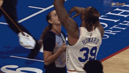 【影片】太養眼!最美NBA女裁判33歲風韻猶存,東契奇狂撩,連魔獸都忍不住!-黑特籃球-NBA新聞影音圖片分享社區
