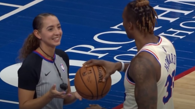 【影片】太養眼!最美NBA女裁判33歲風韻猶存,東契奇狂撩,連魔獸都忍不住!-黑特籃球-NBA新聞影音圖片分享社區