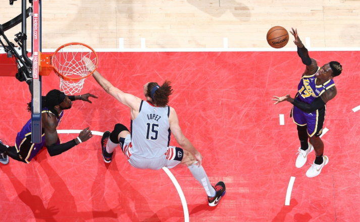 5戰4負！湖人最郁悶一戰，爆冷不敵東區第十，濃眉哥等三將被隔扣