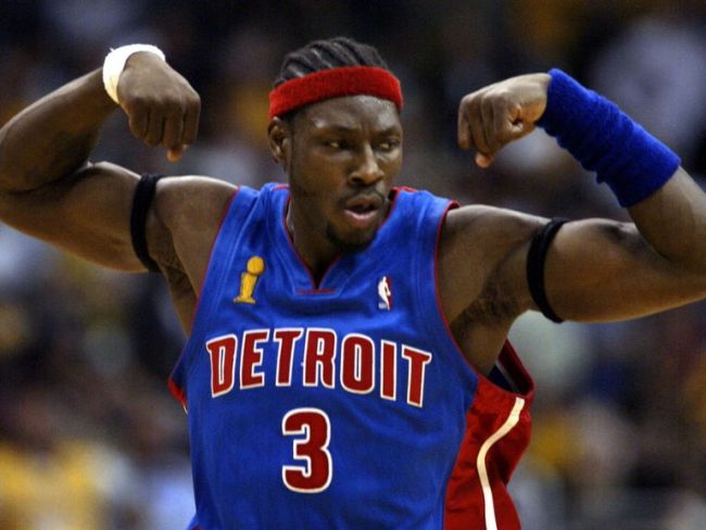 美媒評NBA歷史前十防守者,籃球之神第4,三大巨星同列第9,現役球星一人上榜-黑特籃球-NBA新聞影音圖片分享社區