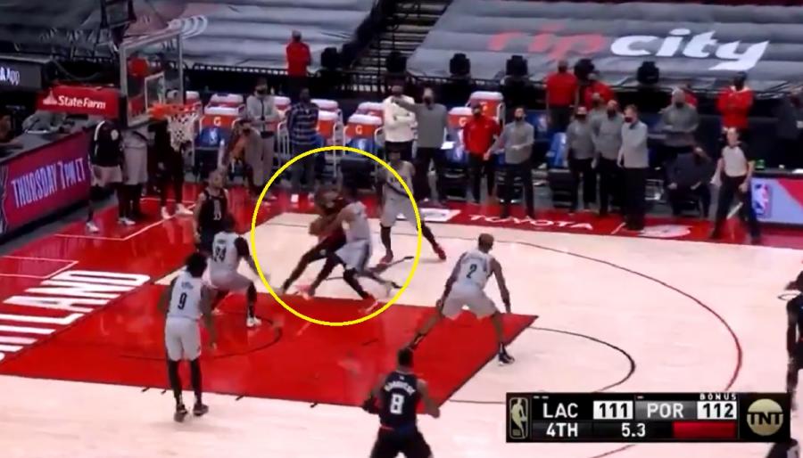 球迷喊話Lillard:我需要你們贏下至少42場,不然我的房子就沒有了!小李回應:包我身上-黑特籃球-NBA新聞影音圖片分享社區