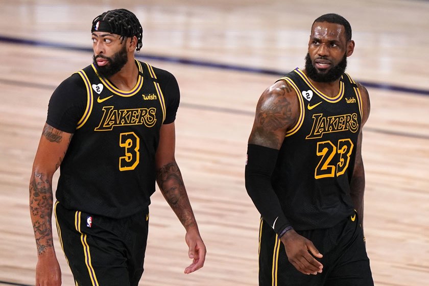 Los cinco titulares de Lakers es un misterio que no se resolverá al inicio  de los juegos de la pretemporada - Los Angeles Times