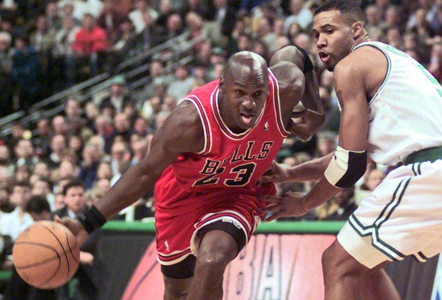 美媒評NBA歷史前十防守者,籃球之神第4,三大巨星同列第9,現役球星一人上榜-黑特籃球-NBA新聞影音圖片分享社區