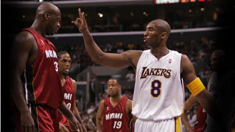 Kobe Bryant vs Shaquille O'Neal 1st Meeting X-Mas 2004 - Kobe With 42, Shaq  with 1 Savage Interview! - YouTube