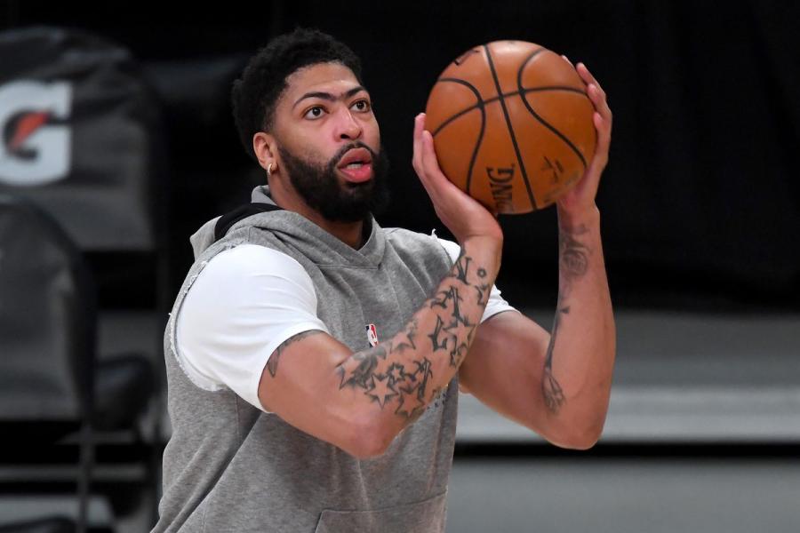 Lakers Injury News: Anthony Davis still 'a ways away' from returning -  Silver Screen and Roll