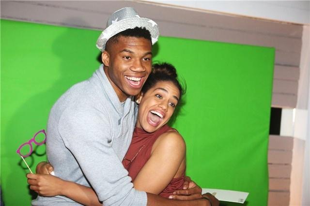 成為第二個范喬丹?女友官宣喜訊,字母哥獲得最強Buff,網民:離總冠軍不遠了!-黑特籃球-NBA新聞影音圖片分享社區