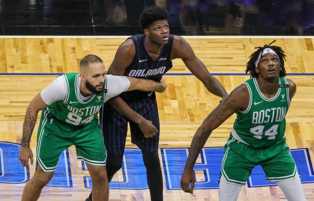 【影片】75秒四個阻攻!巨人稱霸NBA賽場,跟姚明一樣高,臂展卻長24公分-黑特籃球-NBA新聞影音圖片分享社區