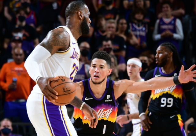 熱搜第一!Davis不敵Ayton賽后自責,名嘴:Booker讓James看起來老了-黑特籃球-NBA新聞影音圖片分享社區