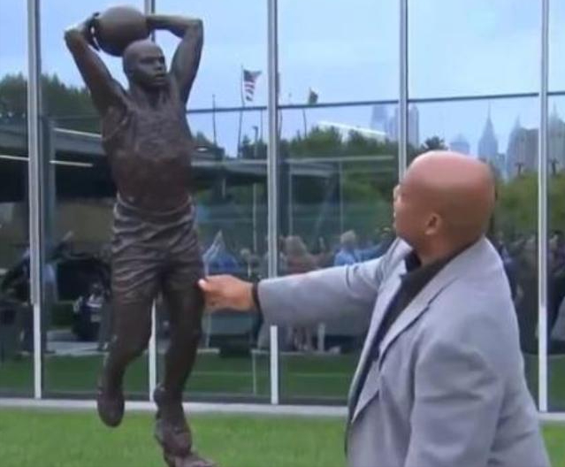 NBA球星雕像!歐肥的霸氣,Jordan的經典,Barkley的看完得哭暈在廁所-黑特籃球-NBA新聞影音圖片分享社區