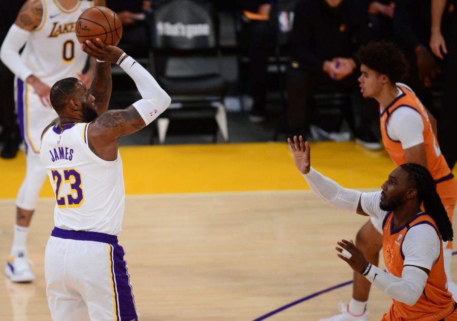 Tough Blow': Lakers' LeBron James Expresses Deep Concern over Anthony Davis' Injury - EssentiallySports