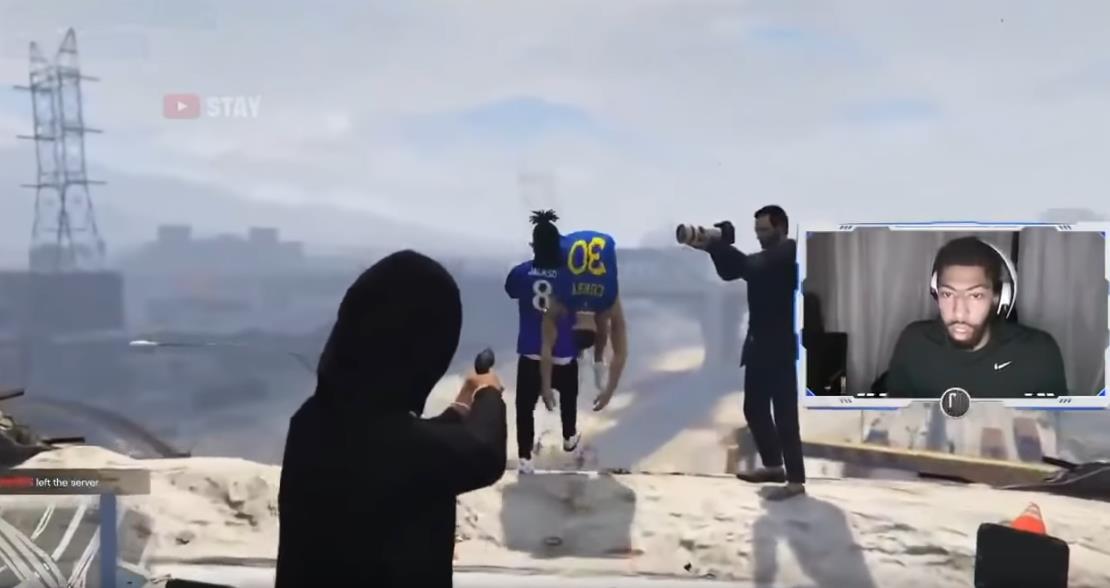 【影片】節目效果爆炸!一眉哥在遊戲中綁架「Curry」,隨後還一槍「爆頭」!-黑特籃球-NBA新聞影音圖片分享社區