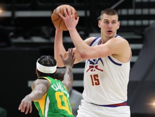 Bogdanovic 48+8,Clarkson 21+8,Jokic致命兩失誤,爵士輕取金塊獲4連勝!(影)-黑特籃球-NBA新聞影音圖片分享社區