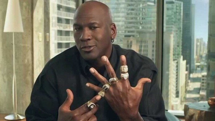 名人效應!Michael Jordan一件大學球衣賣出138萬美元天價,此前他一雙鞋賣出61.5萬美元!-黑特籃球-NBA新聞影音圖片分享社區