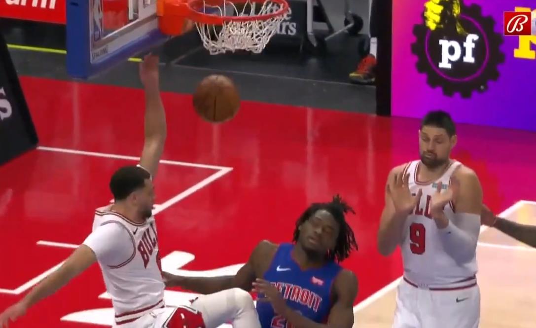 【影片】LaVine再現滑翔灌籃!借掩護加速突破滑翔單臂隔扣Stewart!-黑特籃球-NBA新聞影音圖片分享社區