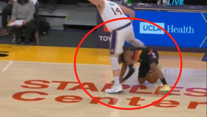 【影片】一眉哥半場22分,湖人領先太陽12分,保羅不滿「胯下之辱」領技犯,詹姆斯觀戰滿眼期盼!-黑特籃球-NBA新聞影音圖片分享社區