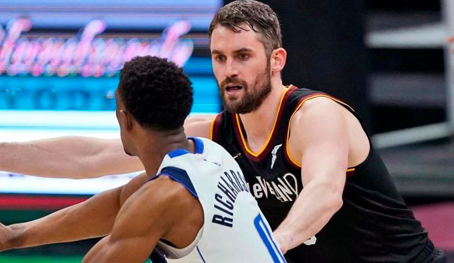 交易或者買斷!1.2億巨頭對球隊已心寒,湖人有望用他換掉抓猛哥!-黑特籃球-NBA新聞影音圖片分享社區