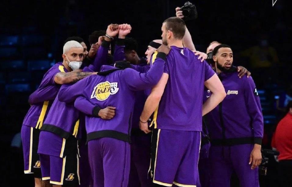 湖人季後賽核心陣容出爐:Schroder+Harrell的出場時間将壓縮,一人将受重用!-黑特籃球-NBA新聞影音圖片分享社區