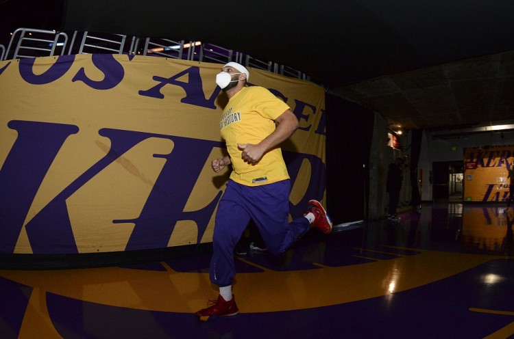 湖人雙喜臨門!Schroder宣布回歸,庫茲馬透露35歲老將有望在週末復出!-黑特籃球-NBA新聞影音圖片分享社區