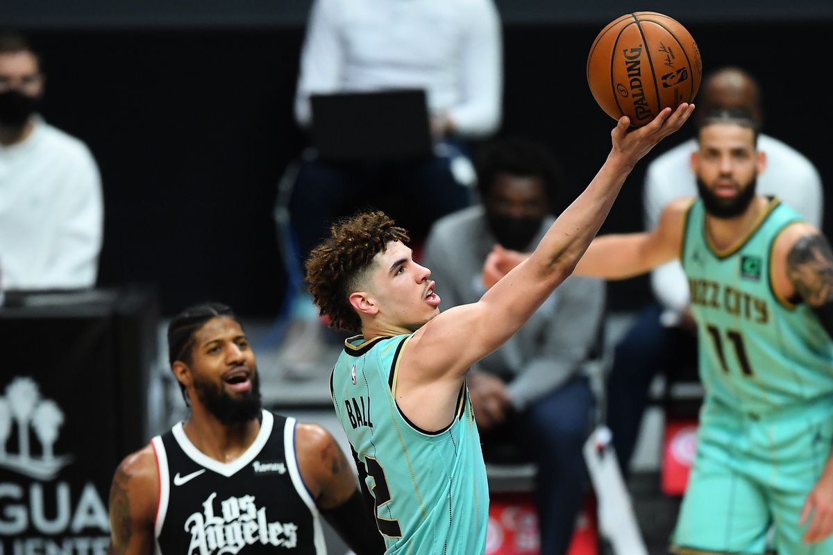 喬治20+10+6,Leonard 16分,Ball 18+6+7,快艇輕取黃蜂送三連敗!(影)-黑特籃球-NBA新聞影音圖片分享社區