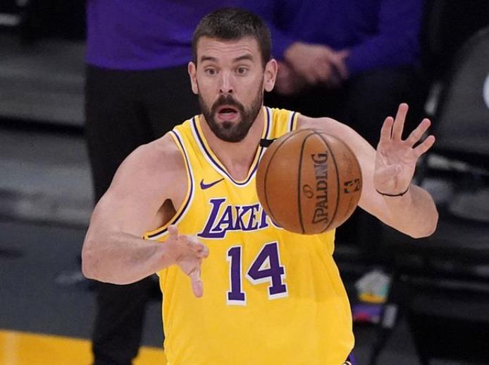 紙上談兵 | 明明無傷無病,湖人為何棄用小Gasol?答案很簡單,這3個弱點太明顯!-黑特籃球-NBA新聞影音圖片分享社區