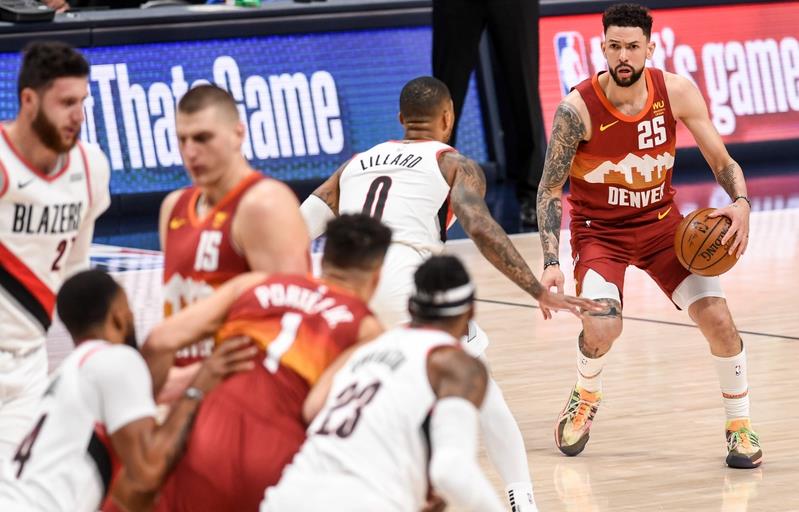 金塊1-1拓荒者 | Jokic轟38+8+5，Lillard 42分難救主，金塊復仇拓荒者！（影）-黑特籃球-NBA新聞影音圖片分享社區