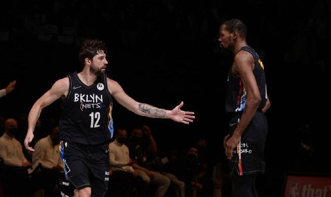 狂飆7顆三分！Joe Harris追平隊史傳奇，首節獨砍16分打花比賽，不愧是籃網第四巨頭！（影）-黑特籃球-NBA新聞影音圖片分享社區