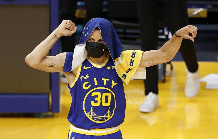 誰能接近Kobe的81分神跡?Lillard:我、Curry、Booker、Thompson和Beal!-黑特籃球-NBA新聞影音圖片分享社區