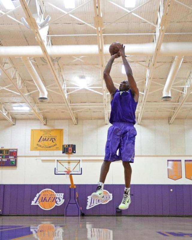 為名人堂儀式預熱！Payton追憶老大：Kobe剛進聯盟時太狂，很多老將不爽他！-黑特籃球-NBA新聞影音圖片分享社區